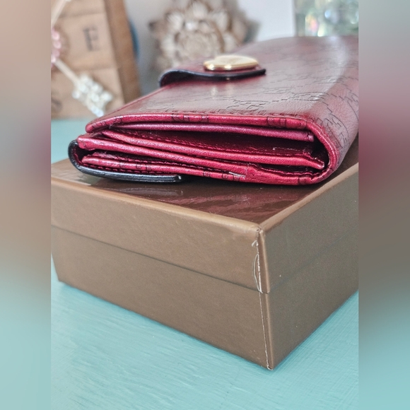 Gucci Guccissima Heart Continental Wallet - Picture 13 of 14